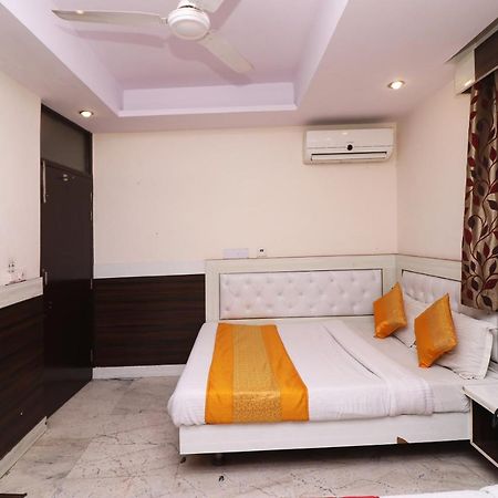Oyo Flagship 12739 Mahesh Inn New Delhi Exterior photo